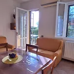 Casa Anna - Piano T E Giardino Апартаменты *